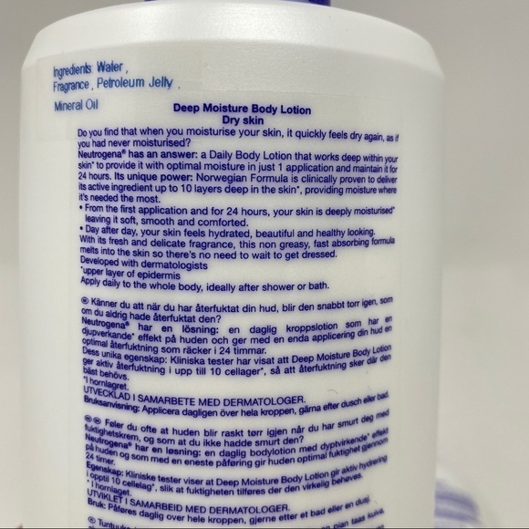 Neutrogena Norwegian Formula Deep Moisture Lotion - Picture 3 of 5